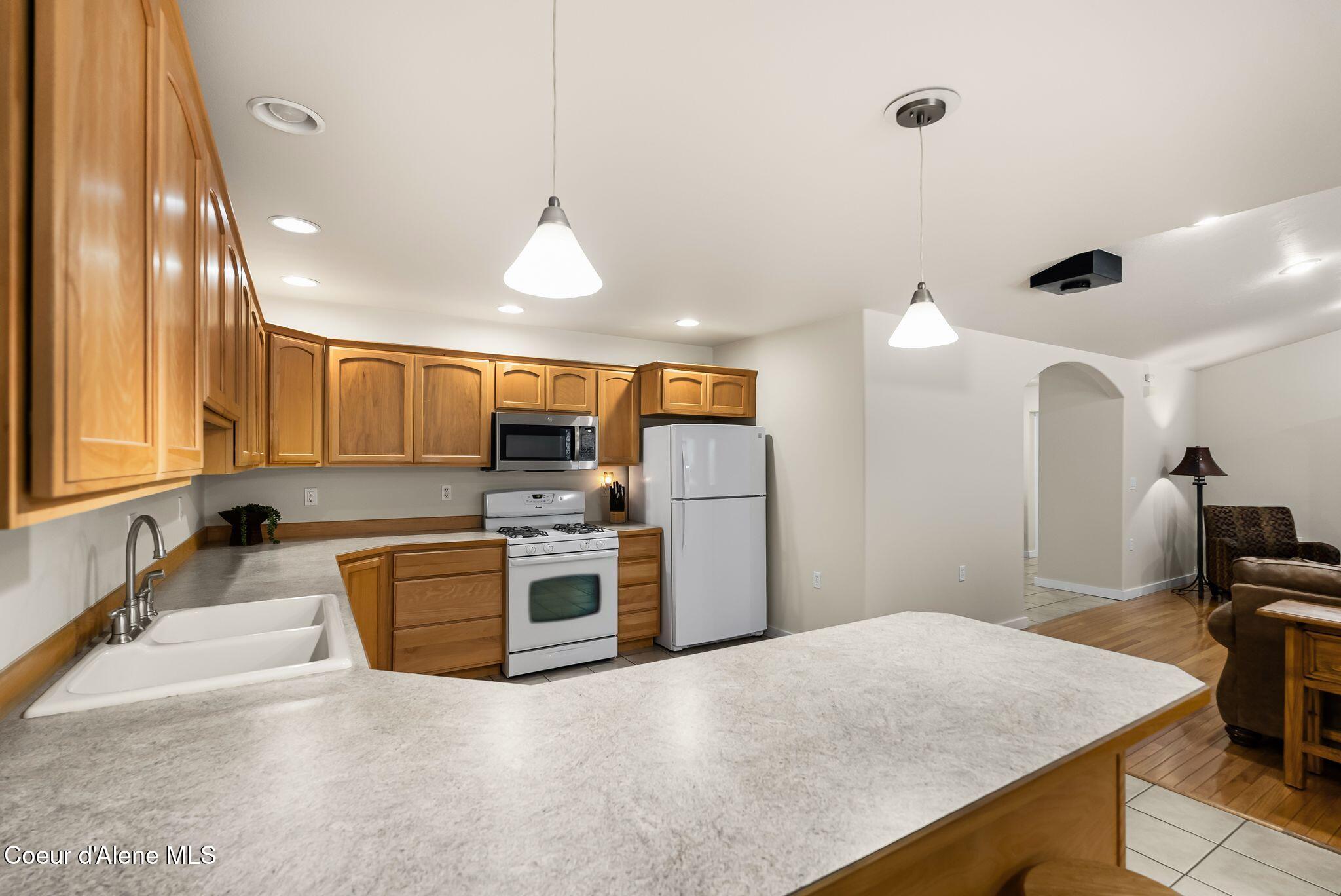 249 Indigo Sky Road Sandpoint, ID 83864 - Photo 31 of 71 Counter eating area