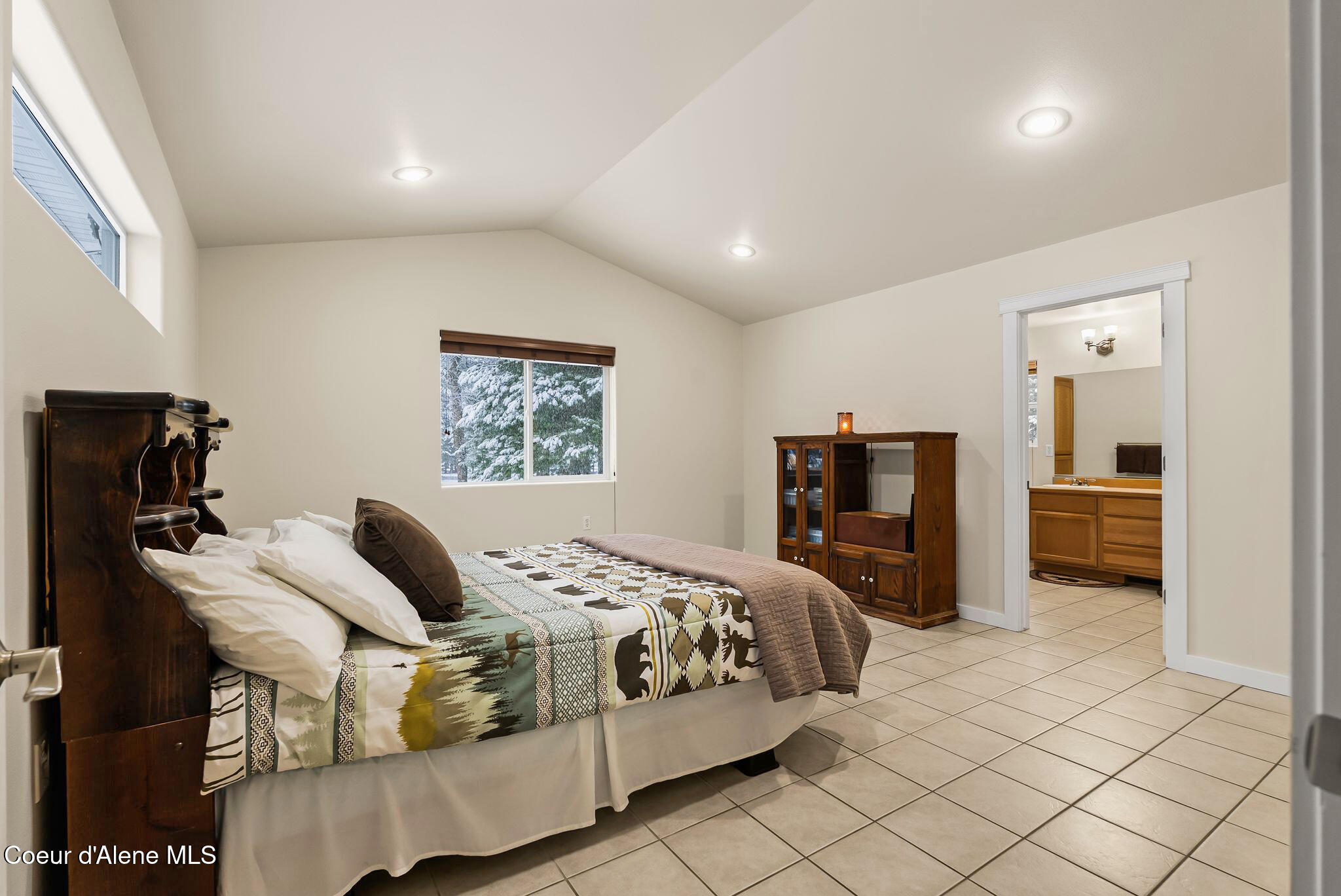 249 Indigo Sky Road Sandpoint, ID 83864 - Photo 31 of 71 Master bedroom