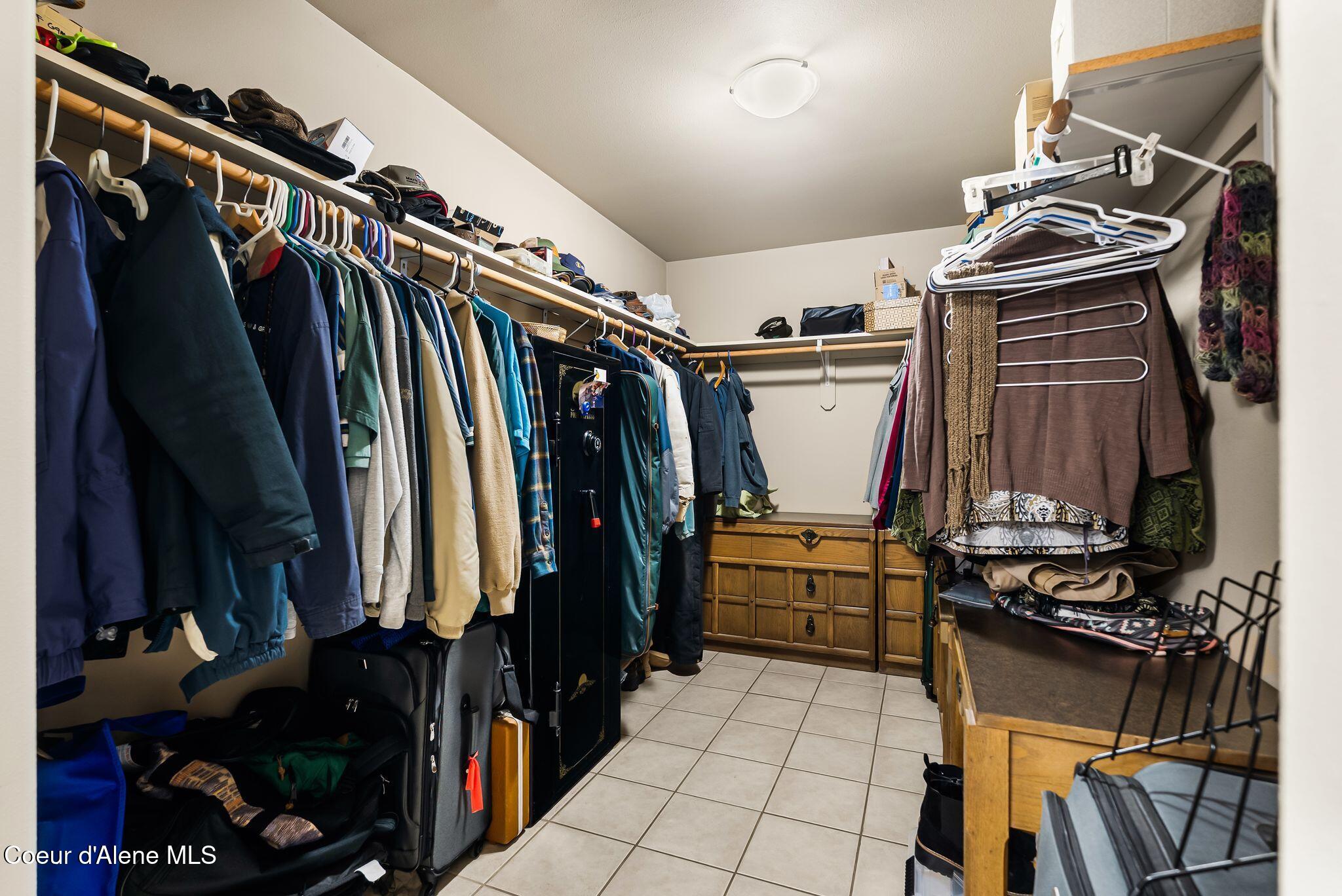 249 Indigo Sky Road Sandpoint, ID 83864 - Photo 36 of 71 Master walk-in closet