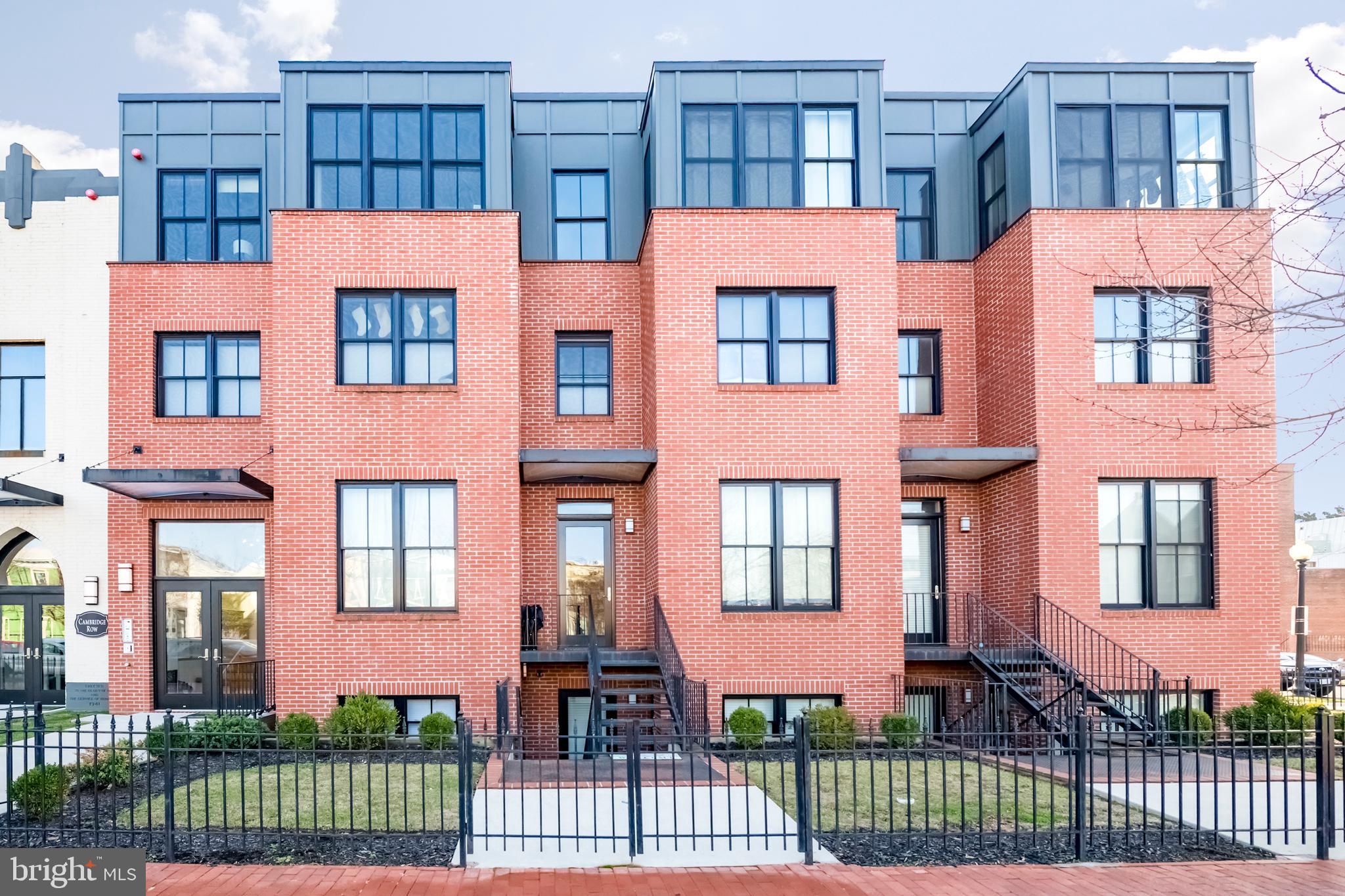 1209 G Street SE #10