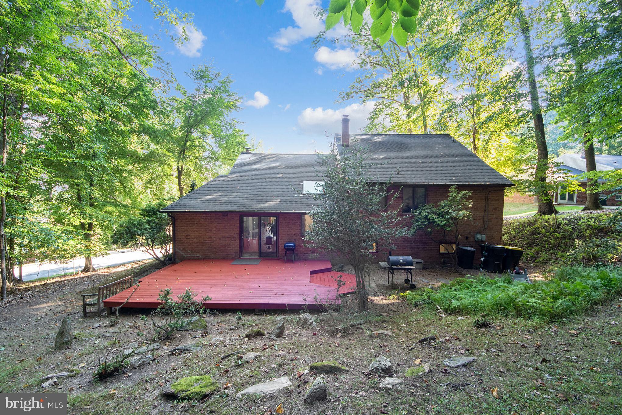 548 Forest Road Wayne, PA 19087 - Photo 3 of 28