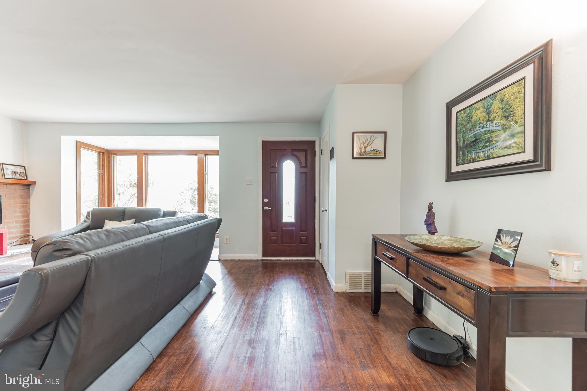 548 Forest Road Wayne, PA 19087 - Photo 6 of 28