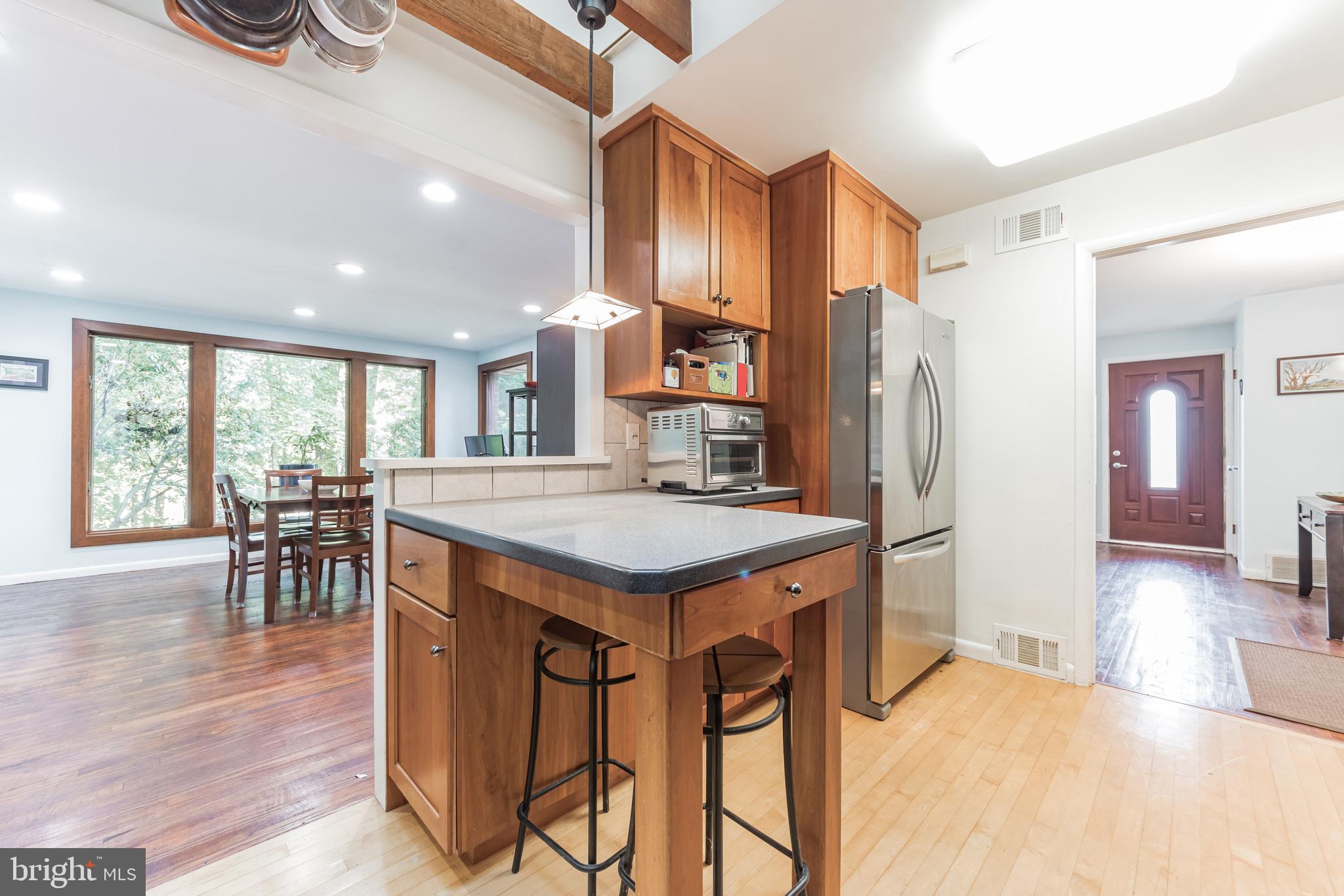 548 Forest Road Wayne, PA 19087 - Photo 7 of 28