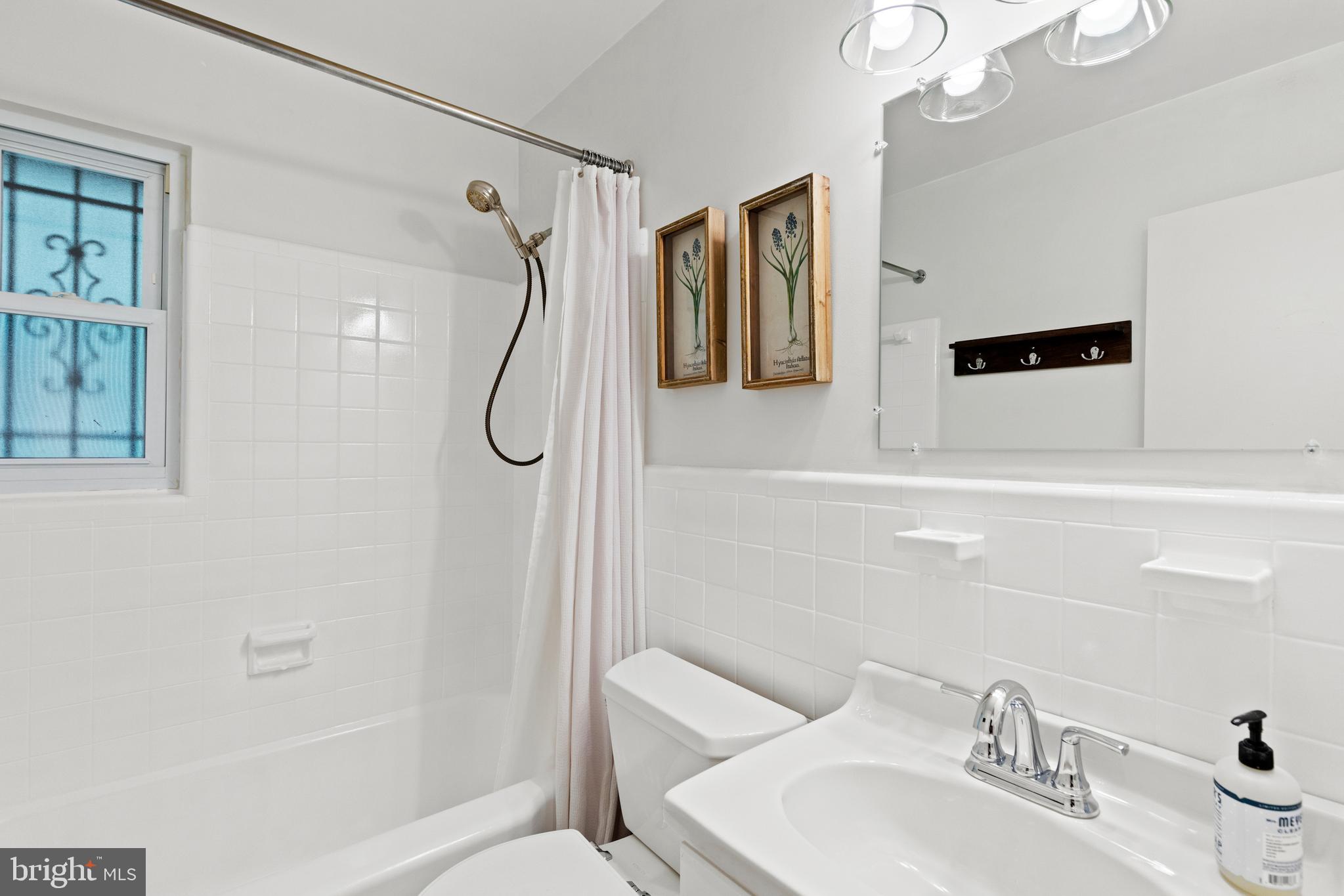 2018 Edgewater Parkway Silver Spring, MD 20903 - Photo 19 of 30 Gallery Image 19