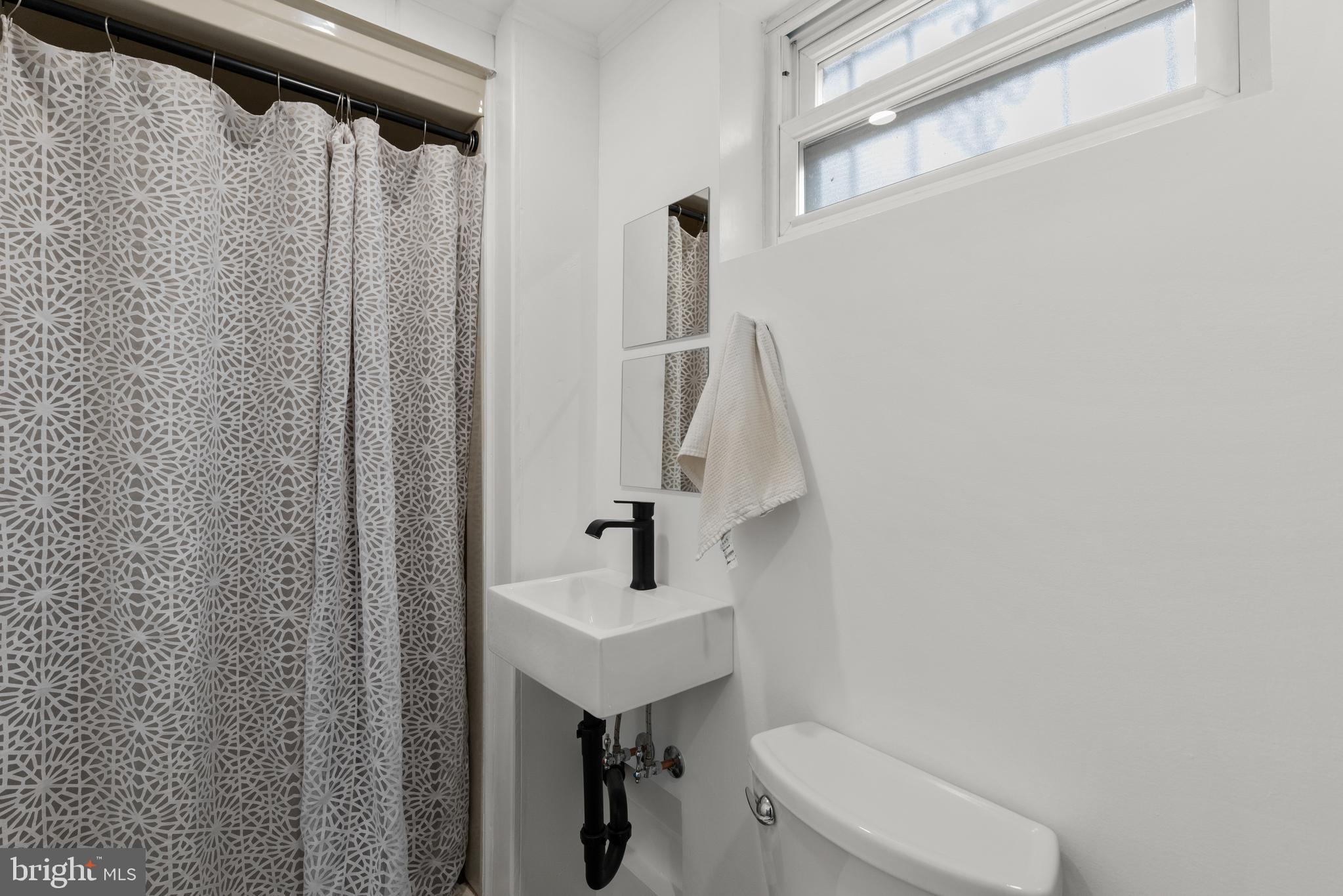 2018 Edgewater Parkway Silver Spring, MD 20903 - Photo 28 of 30 Gallery Image 28
