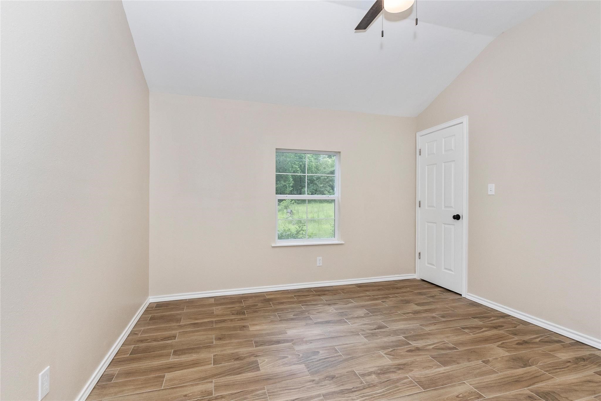 14961 Lamar Road Willis, TX 77378 - Photo 22 of 31 Secondary Bedroom