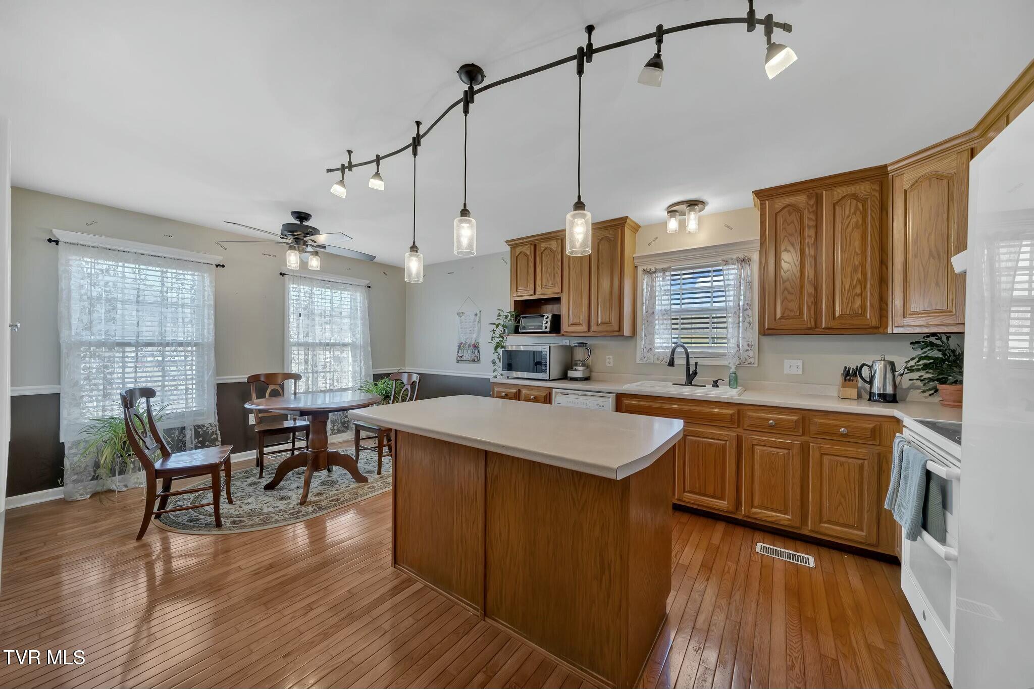 200 Harlan Road Rogersville, TN 37857 - Photo 6 of 44 tempImage8MKTJa