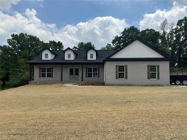 $419,900 | 335 Shumard Oak Drive, Troy, MO 63379