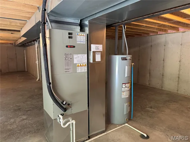 $419,900 | 335 Shumard Oak Drive, Troy, MO 63379