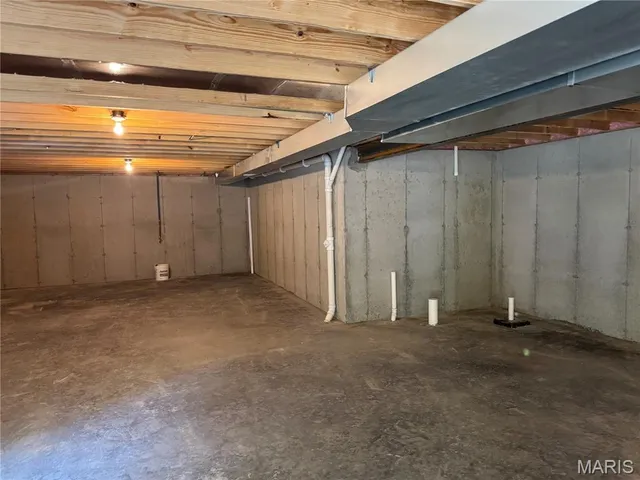 $419,900 | 335 Shumard Oak Drive, Troy, MO 63379