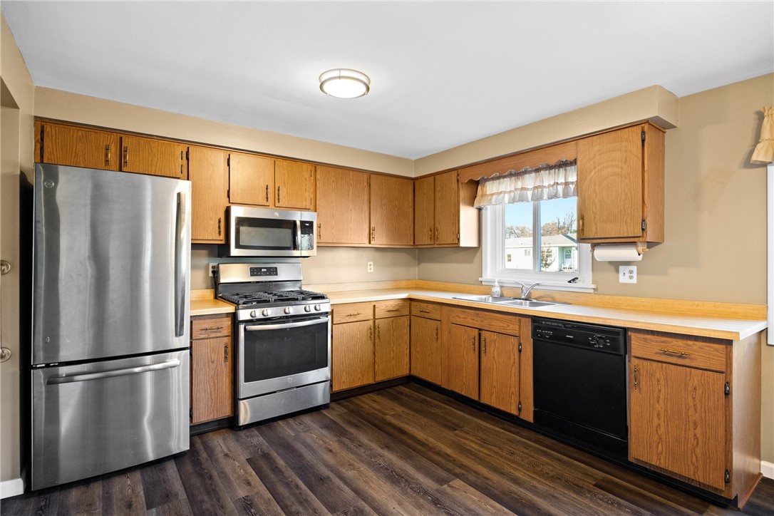 1145 Whitlock Road Irondequoit, NY 14609 - Photo 9 of 42