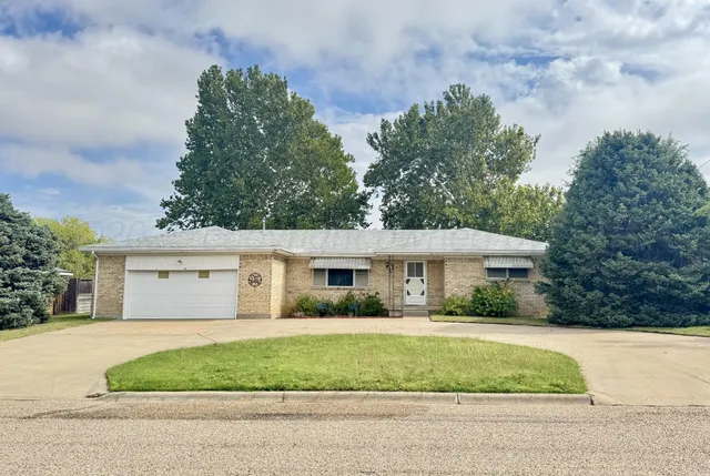 front view of house and a yard