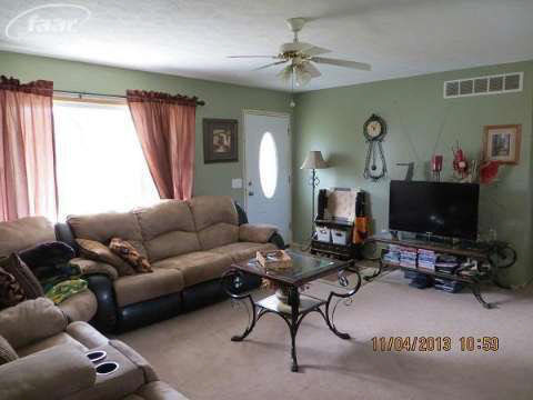 1979 West Lovejoy Road Perry, MI 48872 - Photo 5 of 11 20385867-4.JPG