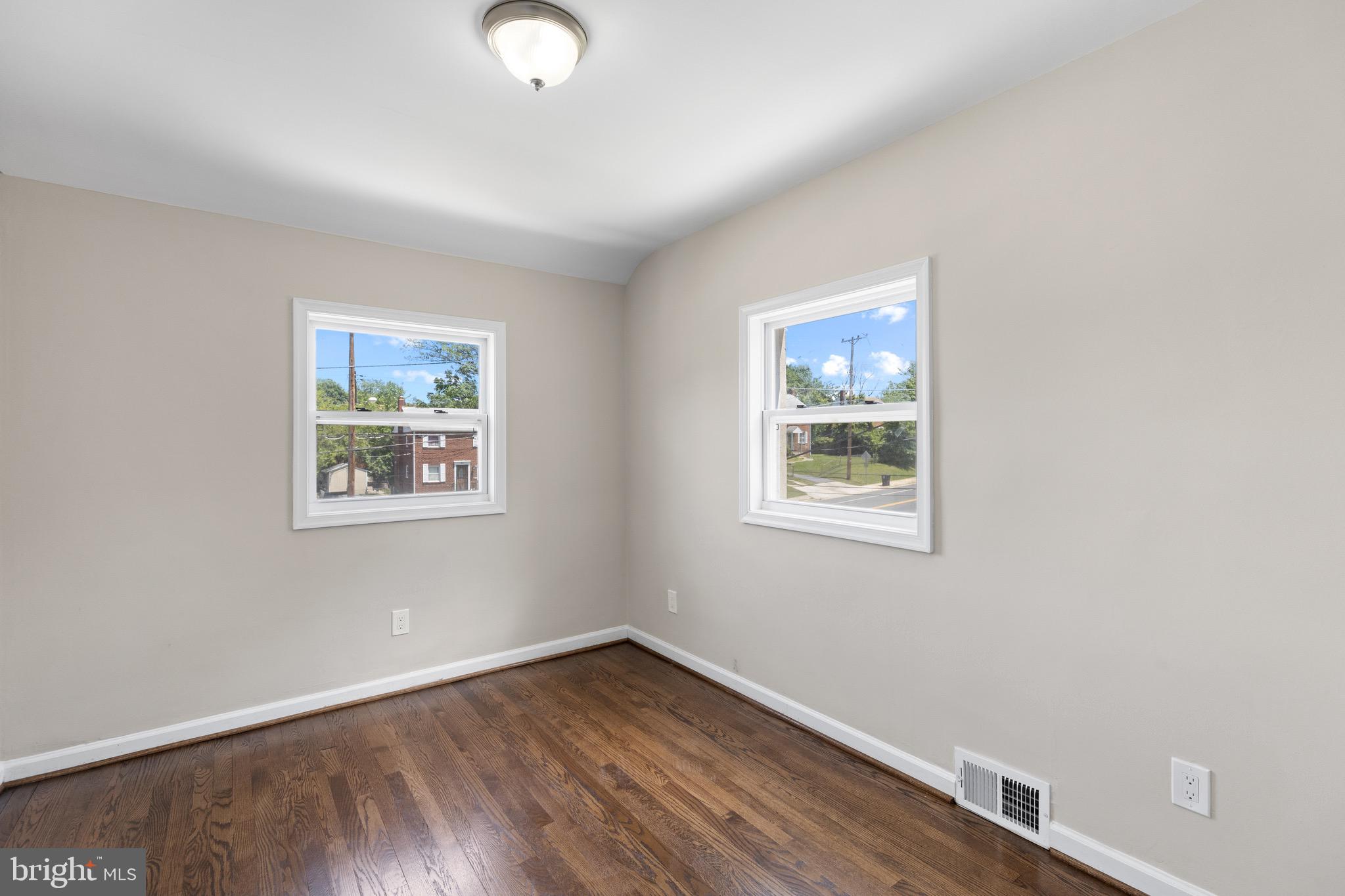 801 Chillum Road Hyattsville, MD 20783 - Photo 16 of 20 Upstairs Bedroom 2