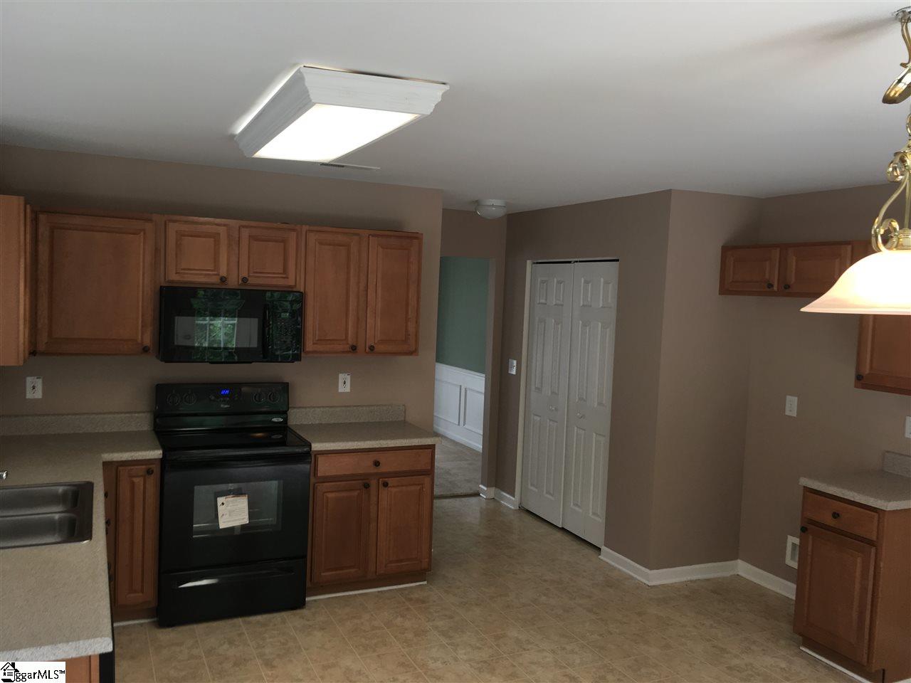 107 Appleton Lane Mauldin, SC 29662 - Photo 4 of 26 Gallery Image 4
