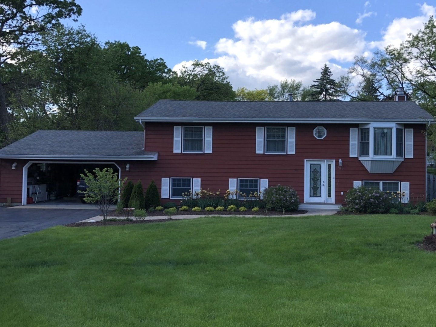 104 Chillems Drive Spring Grove, IL 60081 - Photo 2 of 42