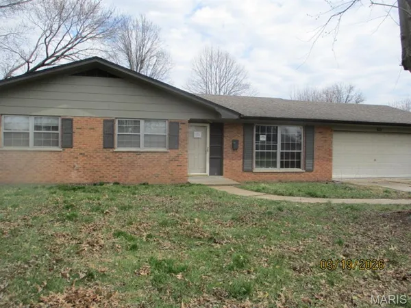 $95,000 | 612 Springdale Drive, Belleville, IL 62223