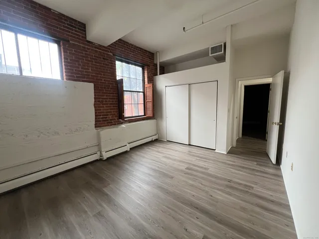 $1,550 | 74 Union Place, Hartford, CT 06103