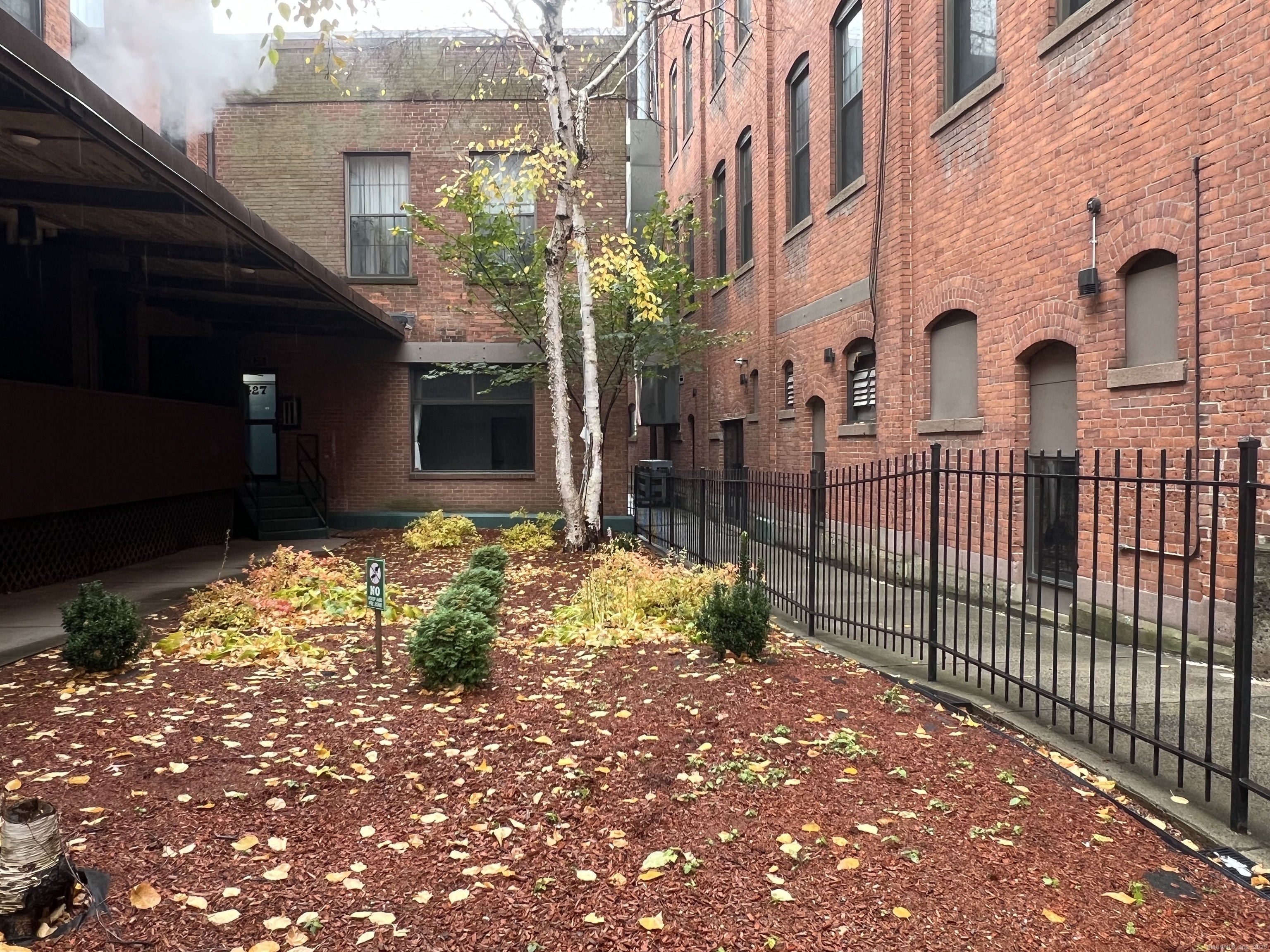 74 Union Place Hartford, CT 06103 - Photo 2 of 22