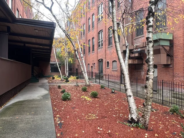 $1,550 | 74 Union Place, Hartford, CT 06103