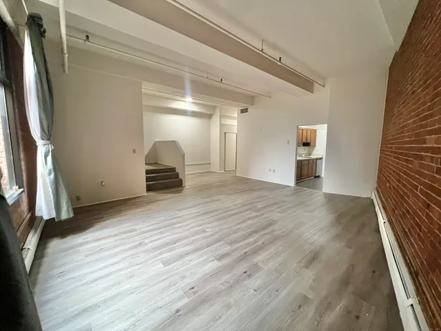 $1,550 | 74 Union Place, Hartford, CT 06103