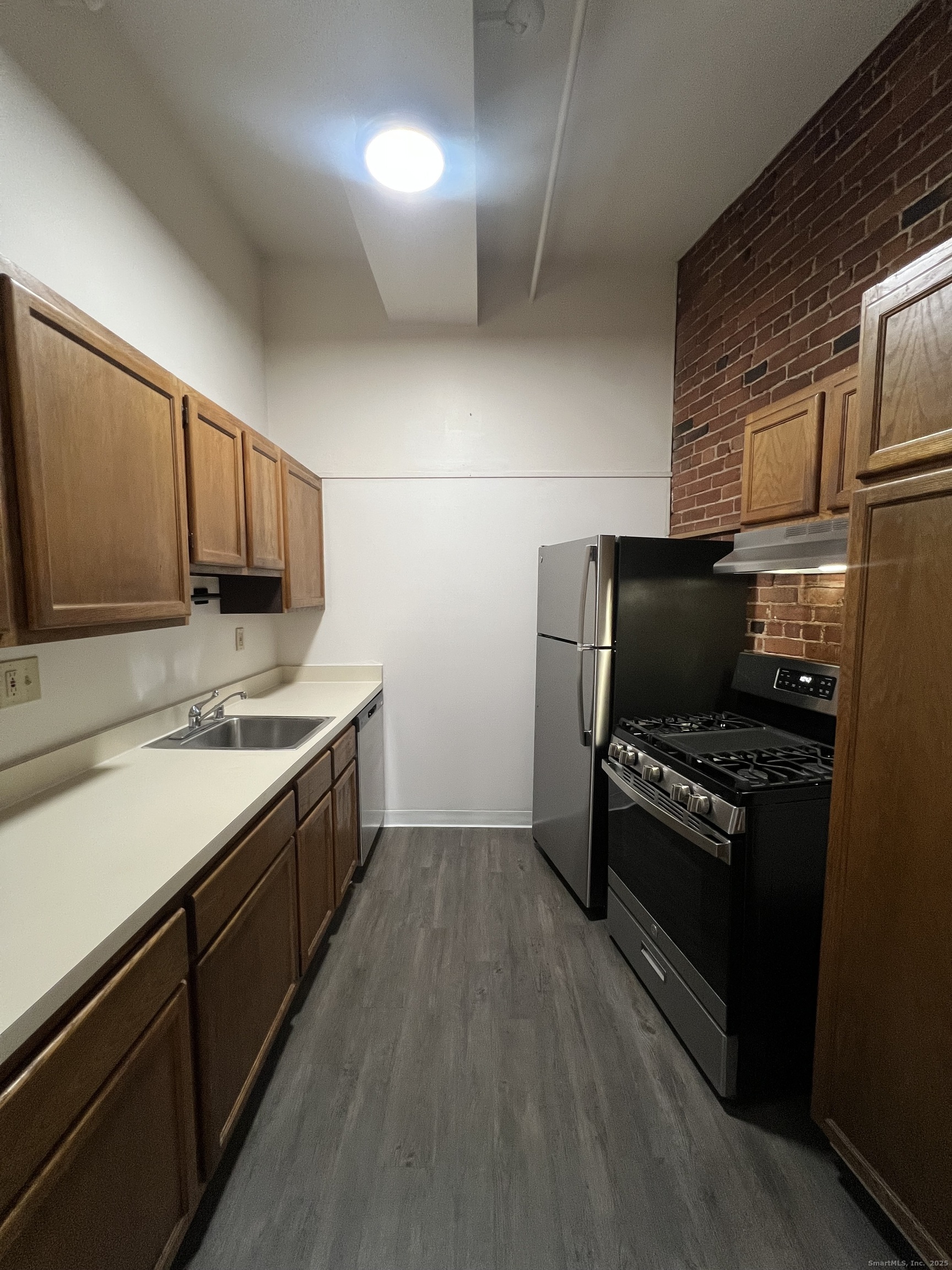 74 Union Place Hartford, CT 06103 - Photo 10 of 22