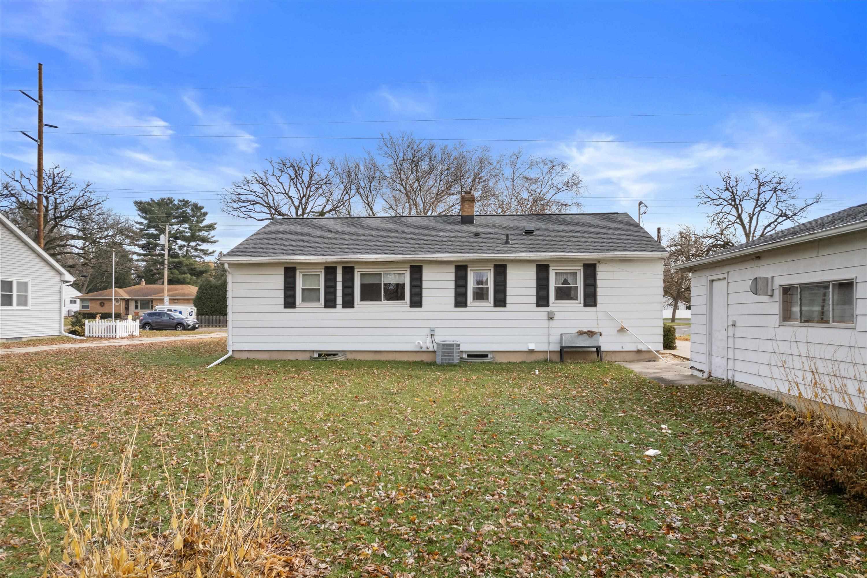 604 North Bird Street Sun Prairie, WI 53590 - Photo 8 of 17