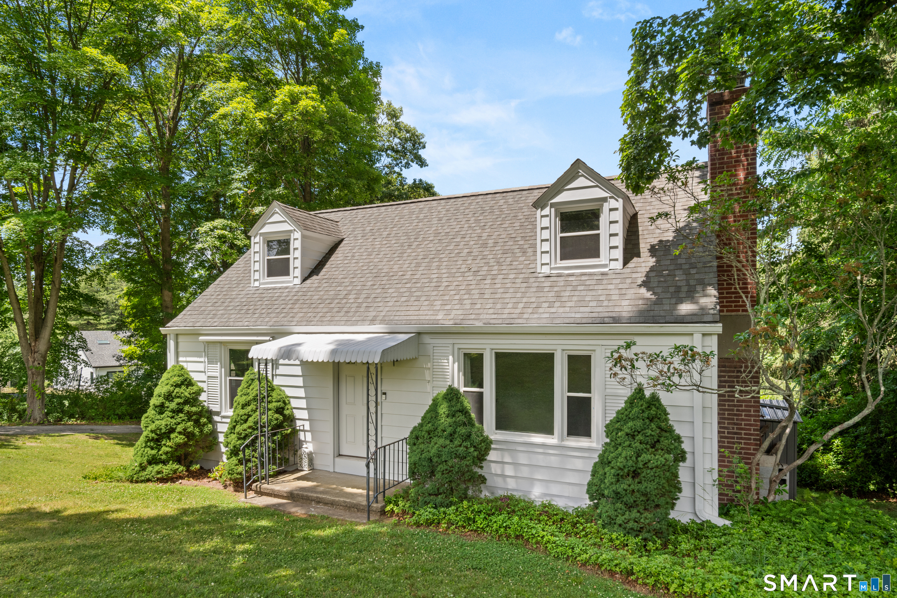 63 Valley View Road Fairfield, CT 06824 - Photo 3 of 30