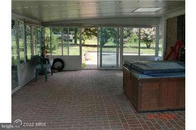 4464 Scotia Road Baltimore, MD 21227 - Photo 7 of 9 Interior (General)