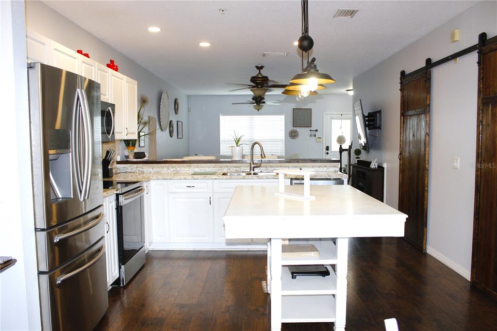 5307 Terraza Court Temple Terrace, FL 33617 - Photo 15 of 38