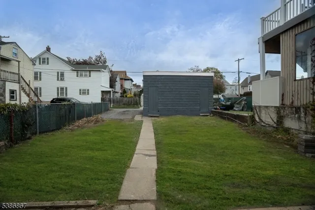 a view of a entryway front of house