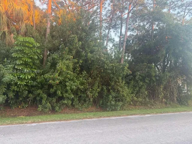 $98,900 | 5200 Hickory Drive, Fort Pierce, FL 34982