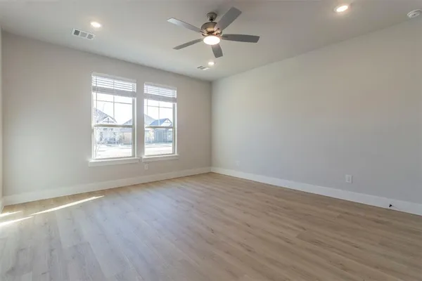 $2,800 | 2257 Vista Way, Waxahachie, TX 75165