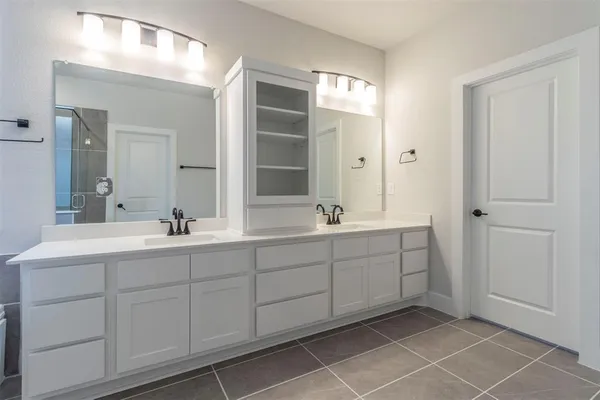 $2,800 | 2257 Vista Way, Waxahachie, TX 75165