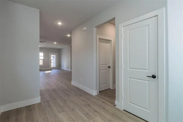 $2,800 | 2257 Vista Way, Waxahachie, TX 75165