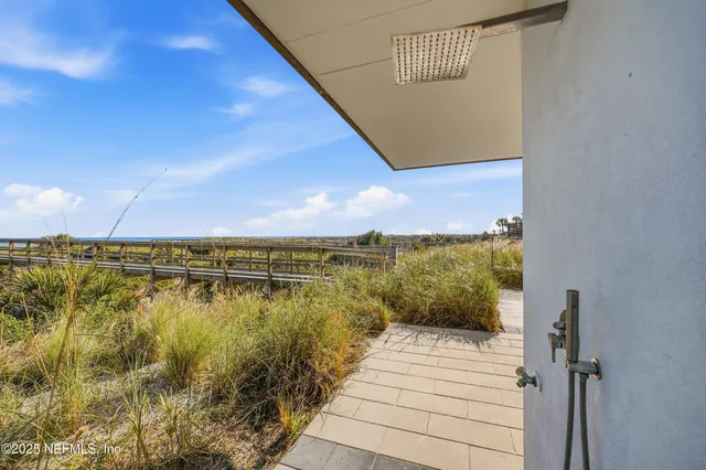 a view of entryway and hall