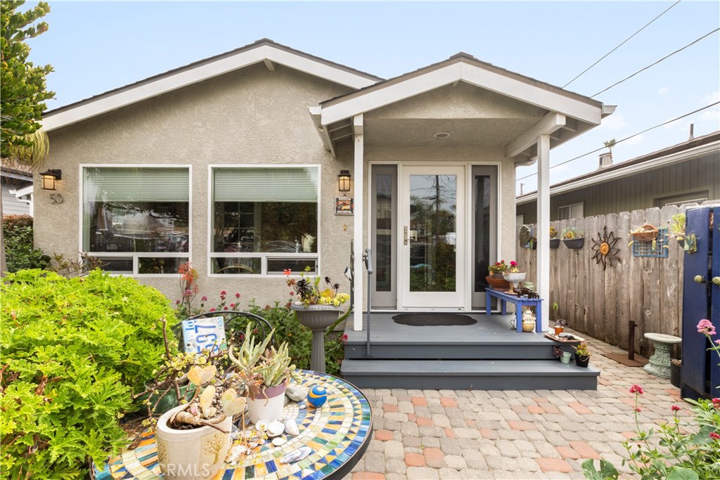 50 5th Street Cayucos, CA 93430 - Photo 7 of 47 a front view of a house with garden