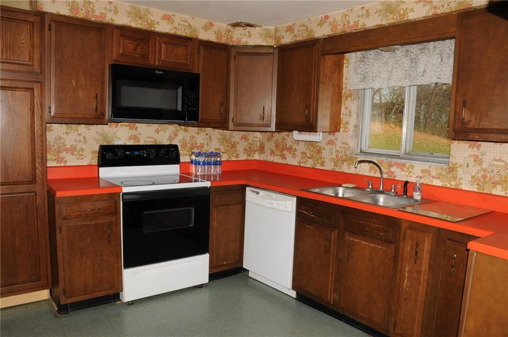 1232 McAdams Road Washington, PA 15301 - Photo 2 of 18