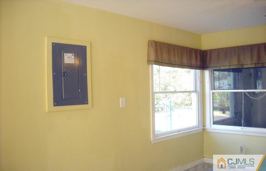 31 Markham Road Edison, NJ 08817 - Photo 6 of 13 a view of a small space with a window