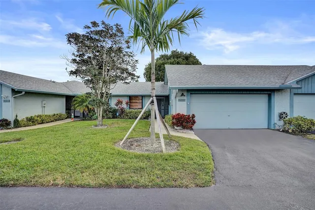 $430,000 | 9132 Southwest 20th Street, Unit B, Boca Raton, FL 33428