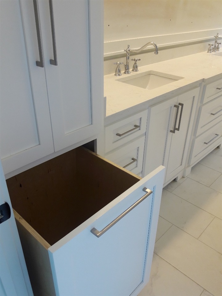 385 Pecan Avenue Fairhope, AL 36532 - Photo 24 of 50 Laundry Hamper
