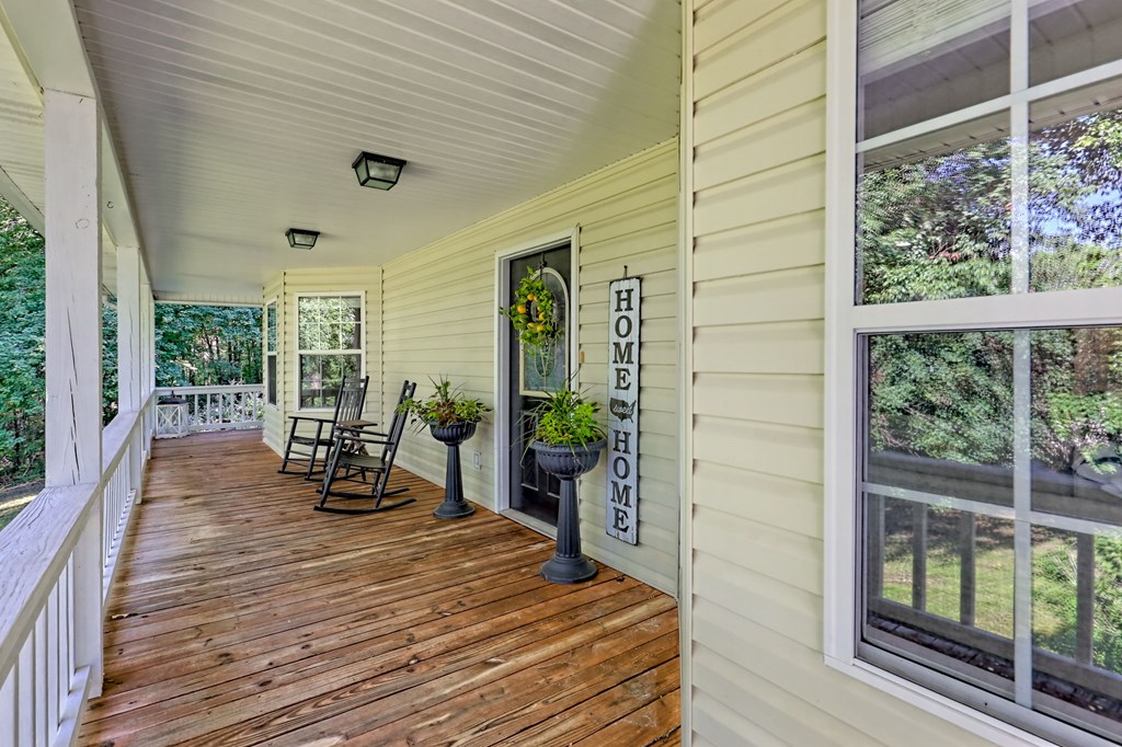 5221 Pine Crest Road Young Harris, GA 30582 - Photo 4 of 59