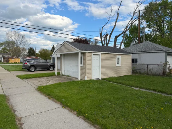 $149,900 | 22864 Piper Avenue, Eastpointe, MI 48021