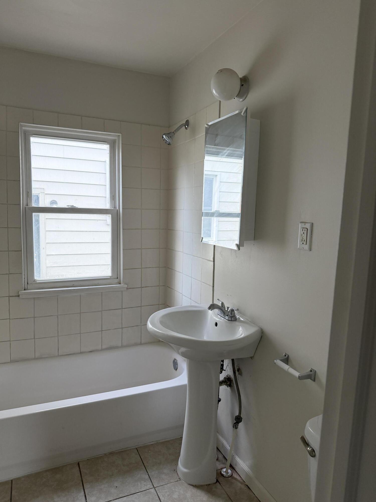 22864 Piper Avenue Eastpointe, MI 48021 - Photo 9 of 19 IMG_6511