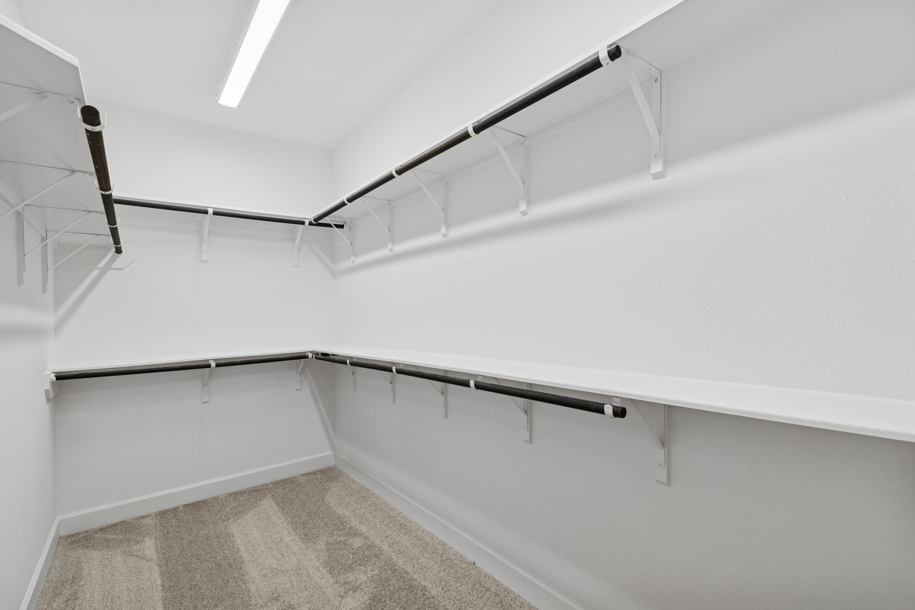 5515 Orangery Lane Manvel, TX 77578 - Photo 41 of 48 a view of an empty walk in closet