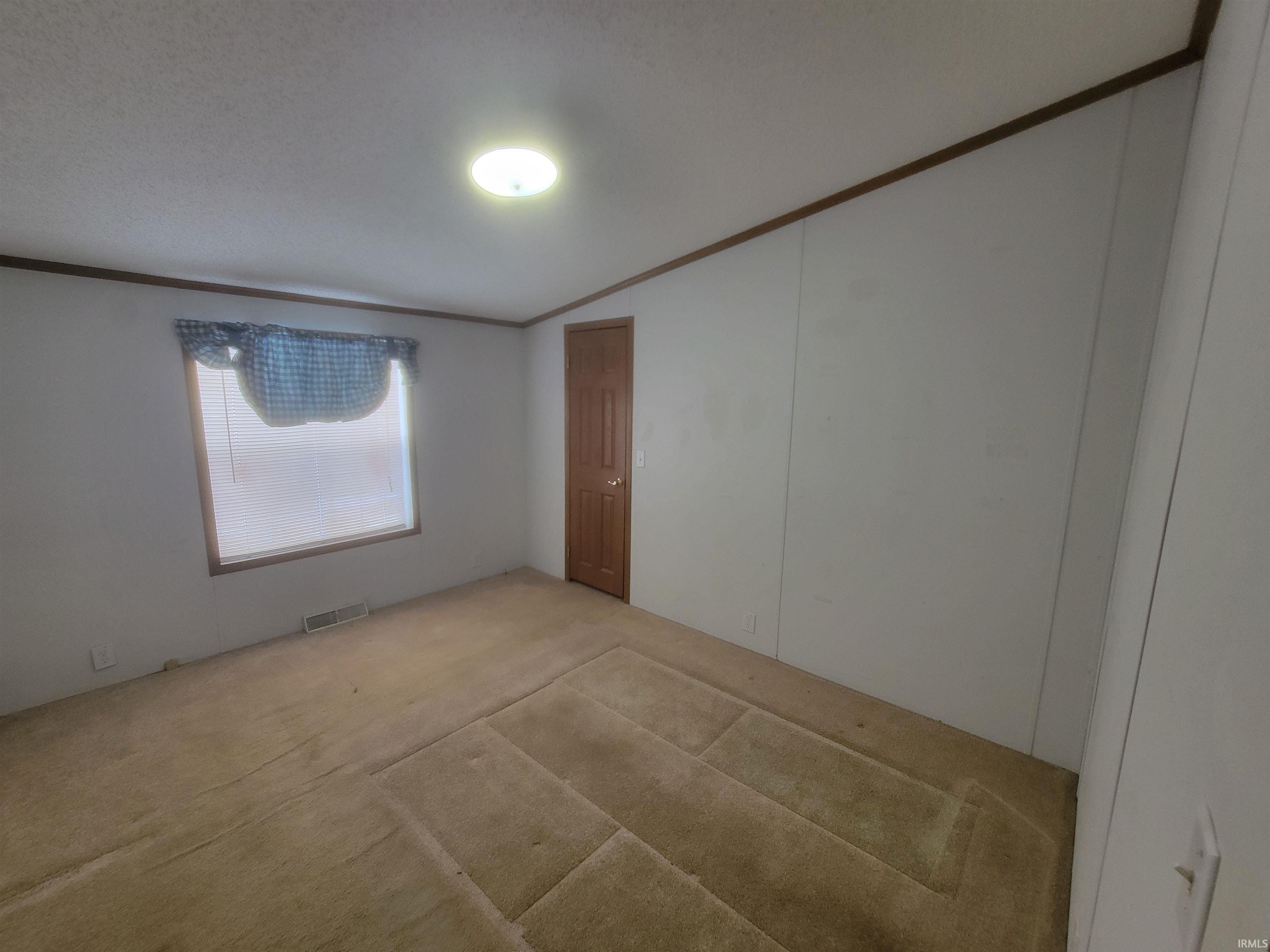 906 East 450 South Portland, IN 47371 - Photo 5 of 25