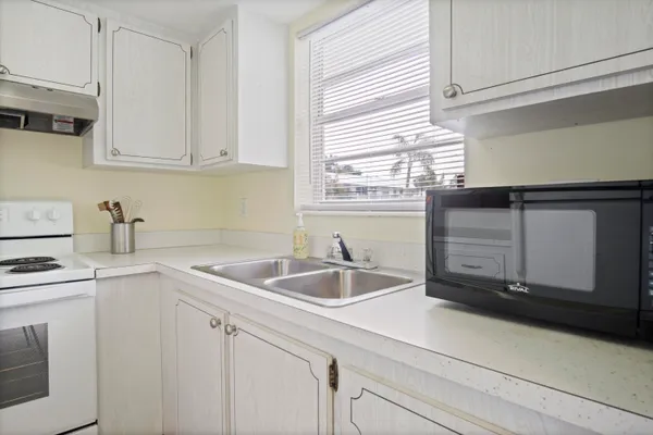 $130,000 | 2929 Southeast Ocean Boulevard, Unit 1343, Stuart, FL 34996