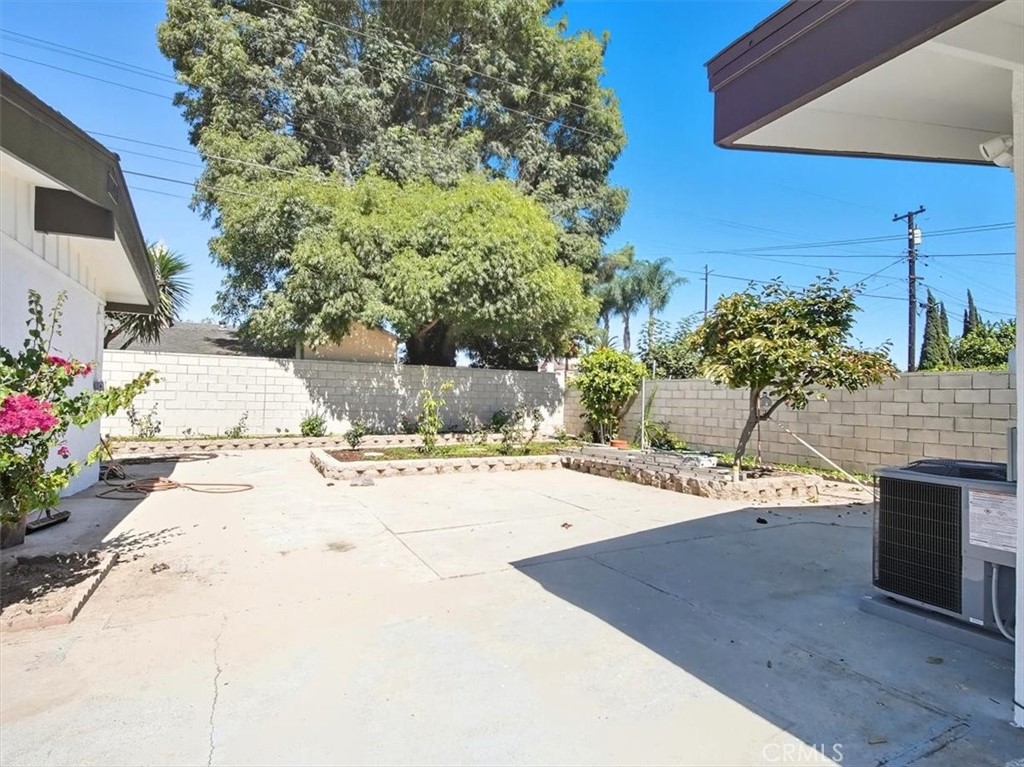 1407 Colonial Avenue Anaheim, CA 92802 - Photo 30 of 33 a view of a backyard of a house