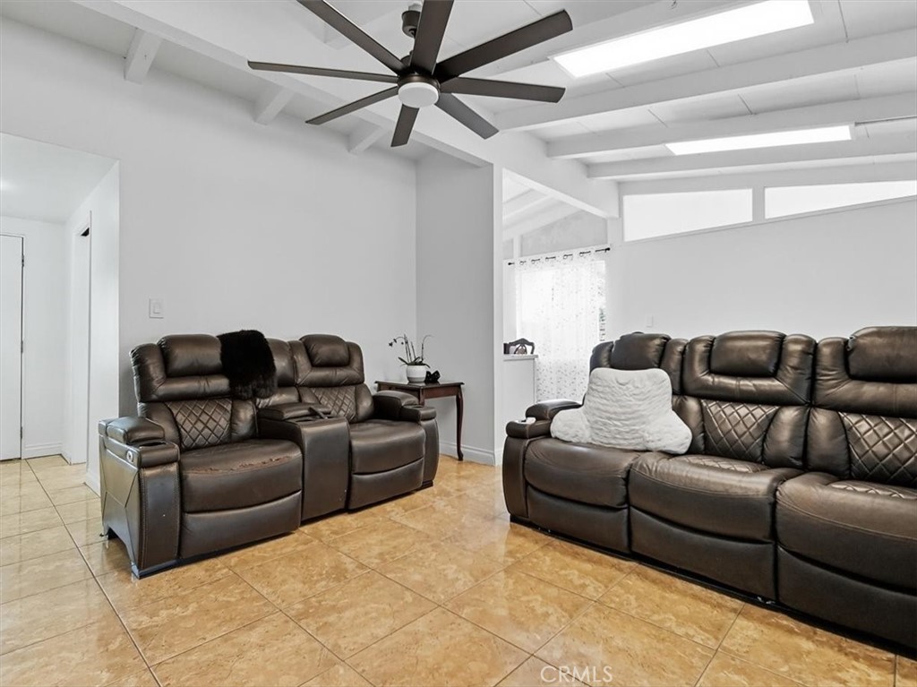 1407 Colonial Avenue Anaheim, CA 92802 - Photo 3 of 33 a living room with furniture
