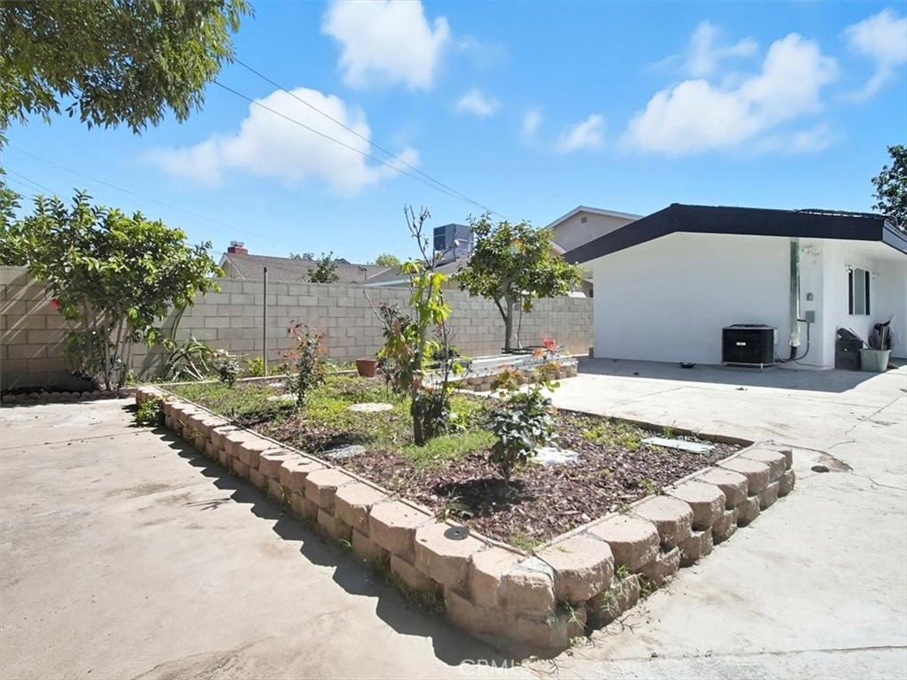 1407 Colonial Avenue Anaheim, CA 92802 - Photo 31 of 33